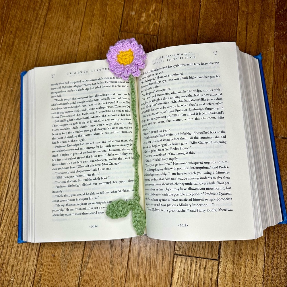 💜 Handmade Crochet Flower Bookmark 💚 - Picture 2 of 7